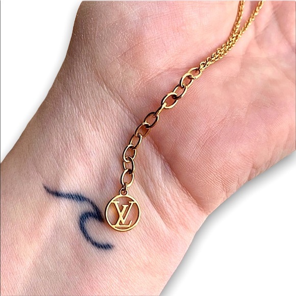 NIB Louis Vuitton Essential V Bracelet M67314 - Picture 12 of 15